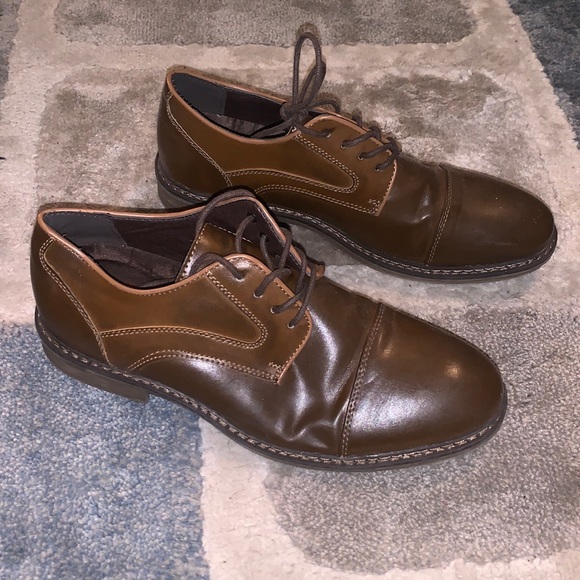 IZOD dress shoes - Picture 1 of 3